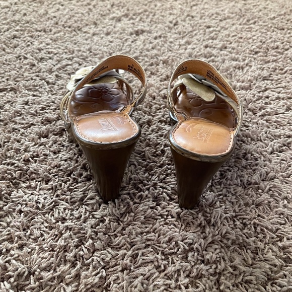 BORN - Picture 4 of 6